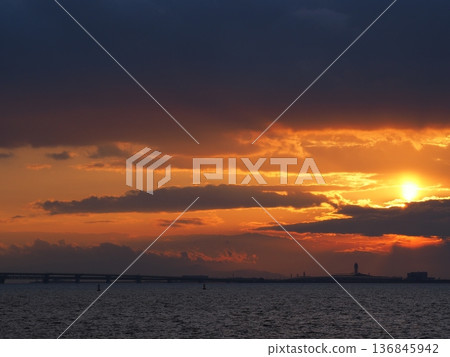 關西國際機場的夜景 136845942