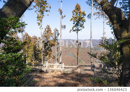 從昭峰山頂眺望的景色(東京都秋留野市) 從昭峰山頂眺望的景色(東京都秋留野市) 136846423