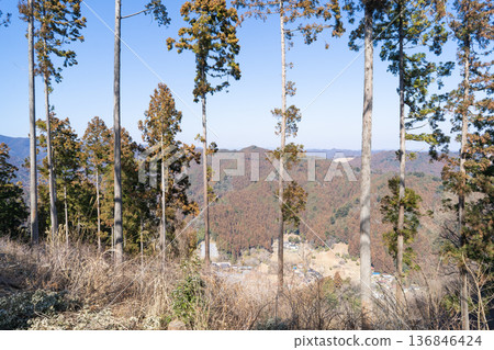 從昭峰山頂眺望的景色(東京都秋留野市) 從昭峰山頂眺望的景色(東京都秋留野市) 136846424