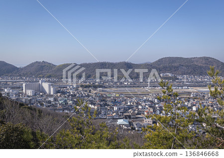 Takamikurayama: A view seen while hiking the 304m high mountain that straddles Kakogawa City and Takasago City in Hyogo Prefecture Takamikurayama: A view seen while hiking the 304m high mountain that straddles Kakogawa City and Takasago City in Hyogo Prefecture 136846668