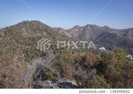 高見倉山：這座海拔304公尺的山峰橫跨兵庫縣加古川市和高砂市，從山上健行可欣賞的景色。 136846682