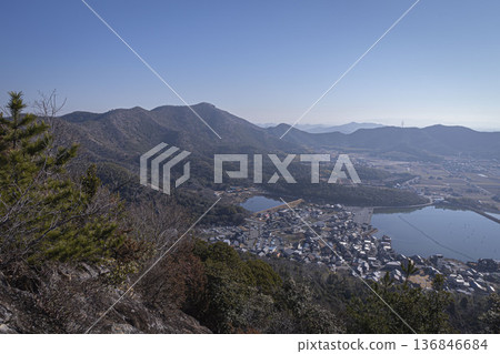 高見倉山：這座海拔304公尺的山峰橫跨兵庫縣加古川市和高砂市，從山上健行可欣賞的景色。 136846684