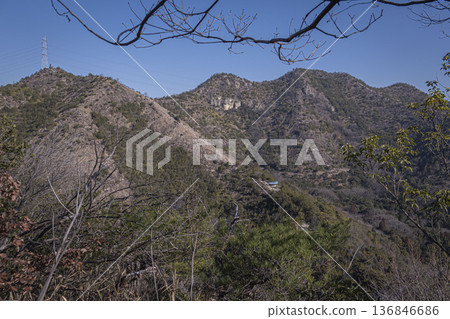 高見倉山：這座海拔304公尺的山峰橫跨兵庫縣加古川市和高砂市，從山上健行可欣賞的景色。 136846686