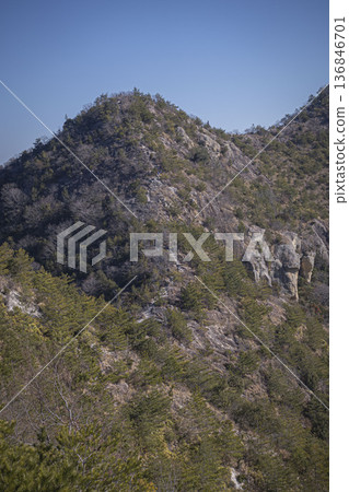 高見倉山：這座海拔304公尺的山峰橫跨兵庫縣加古川市和高砂市，從山上健行可欣賞的景色。 136846701