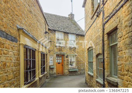 Stone streets of Bourton-on-the-Water, Cotswolds, England Stone streets of Bourton-on-the-Water, Cotswolds, England 136847225