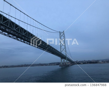 穿越明石海峽大橋 穿越明石海峽大橋 136847988