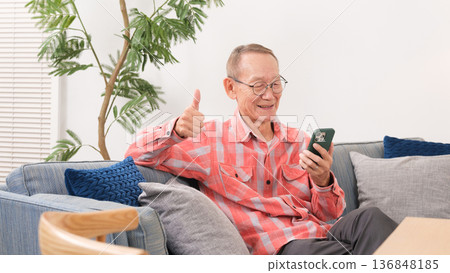 Senior man with smartphone Senior man with smartphone 136848185