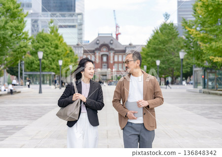 Casual business, outdoor, walking Casual business, outdoor, walking 136848342