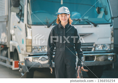 Truck inspection and maintenance staff Truck inspection and maintenance staff 136850254