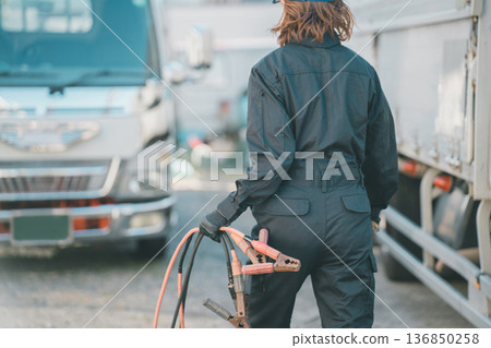 女卡車修理工 女卡車修理工 136850258
