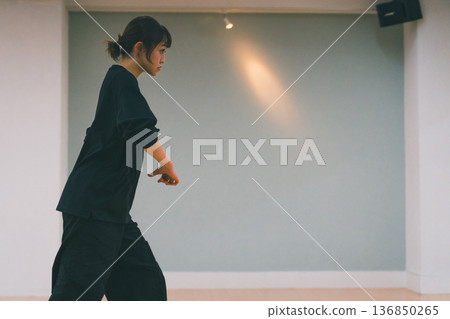 舞 舞蹈 跳舞 136850265