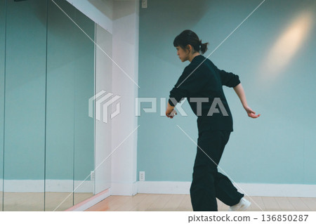 dancing, female, lady 136850287