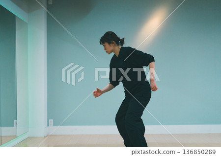 舞 舞蹈 跳舞 136850289