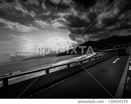 海邊小路 ~開車兜風~ 136850376