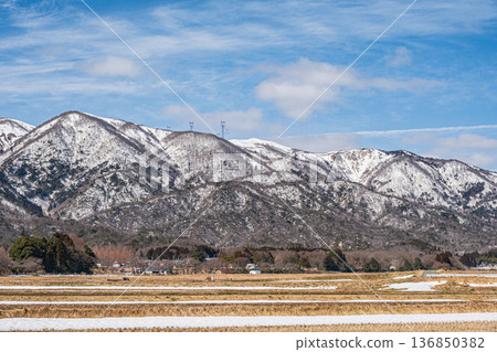 Snow-covered Nosaka Mountains, Takashima City, Shiga Prefecture 136850382