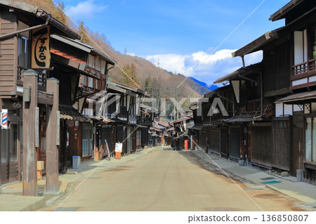 [Nagano Prefecture] The streets of Narai-juku on a clear day 136850807