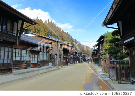 [Nagano Prefecture] The streets of Narai-juku on a clear day 136850827