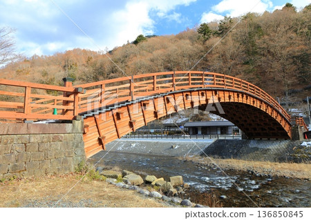[Nagano Prefecture] Kiso Bridge on a clear day (Narai-juku) 136850845