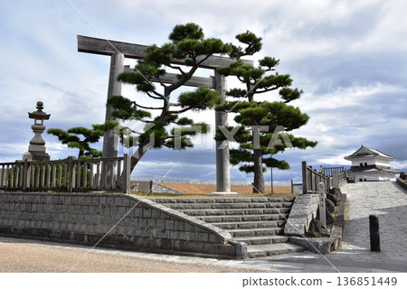 Kuwana City - Shichiri-no-Watashi Site: The Ise Province's Largest Torii Gate and Banryu Yagura Turret Kuwana City - Shichiri-no-Watashi Site: The Ise Province's Largest Torii Gate and Banryu Yagura Turret 136851449