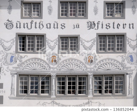 Beautiful painted facade in Old Town of Lucerne, Switzerland Beautiful painted facade in Old Town of Lucerne, Switzerland 136852044