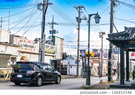 Back alley scenery in Kin Town, Okinawa Prefecture 136852546