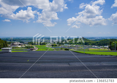 Kabuse tea (cap tea) fields (Suizawa tea, Ise tea, Mizusawa town, Yokkaichi city, Mie prefecture) Kabuse tea (cap tea) fields (Suizawa tea, Ise tea, Mizusawa town, Yokkaichi city, Mie prefecture) 136852783