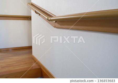 入口處為護理人員設置的扶手 136853683