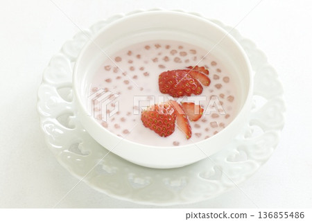 草莓西米露 草莓西米露 136855486