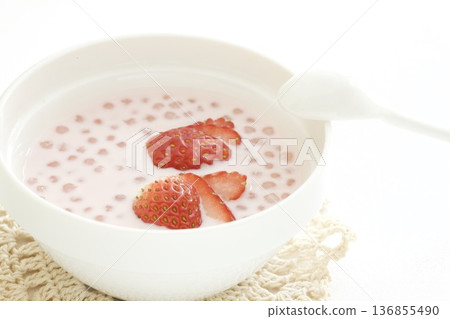 草莓西米露 136855490
