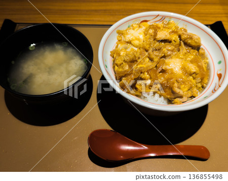 A delicious piping hot oyakodon 136855498
