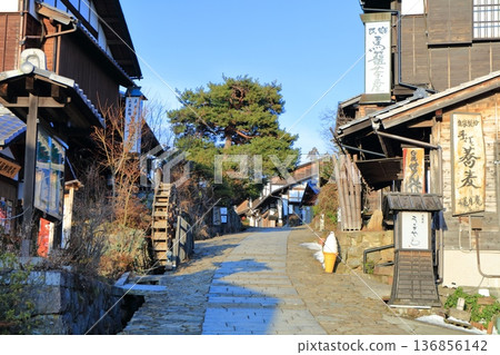 [Gifu Prefecture] Magome-juku townscape on a clear day 136856142