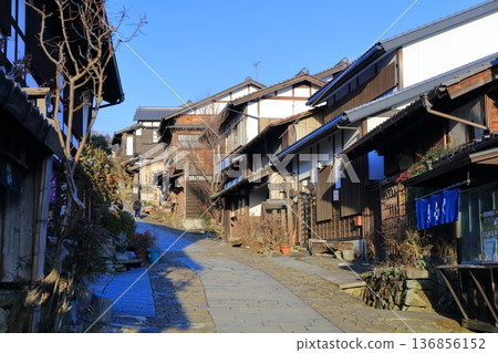 【岐阜縣】晴天下的馬籠宿街景 【岐阜縣】晴天下的馬籠宿街景 136856152