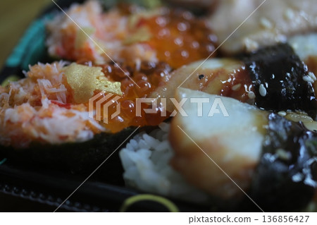 sushi  136856427