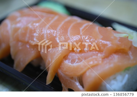 sushi sushi 136856779