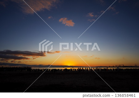 People gathered at Gotemba Beach to watch the sunrise on New Year's Day 2026 People gathered at Gotemba Beach to watch the sunrise on New Year's Day 2026 136858461