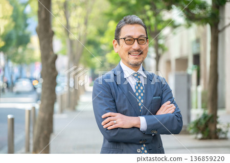 Middle-aged businessman 136859220