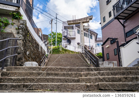 山王神社第二個鳥居的景色（長崎市） 136859261