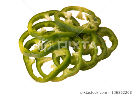 Sliced green bell pepper, isolated on white background 136862208