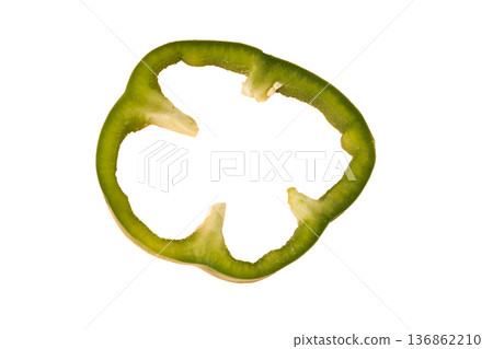 Sliced green bell pepper, isolated on white background 136862210