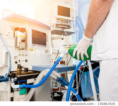 Pre oxygenation for general anesthesia in surgery room 136862920