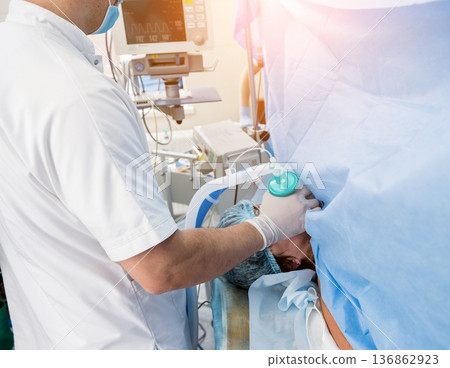 Pre oxygenation for general anesthesia in surgery room Pre oxygenation for general anesthesia in surgery room 136862923