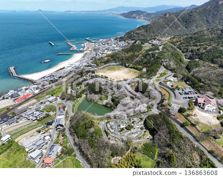 愛媛縣伊予市二見潮風親愛公園鳥瞰圖 136863608