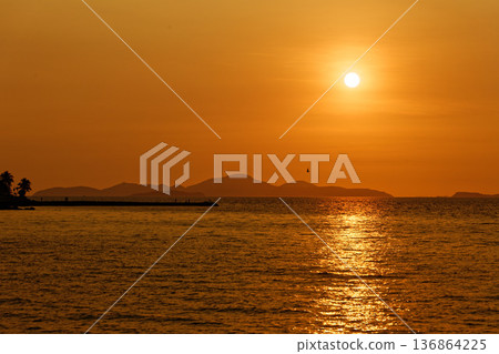 泰國芭達雅，真理寺附近，日落美景 136864225