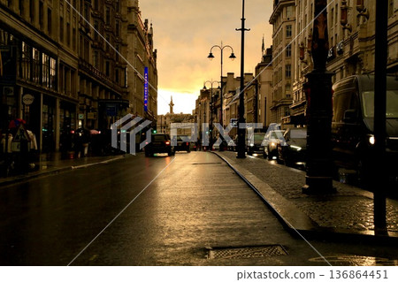 Evening view of London city, England Evening view of London city, England 136864451