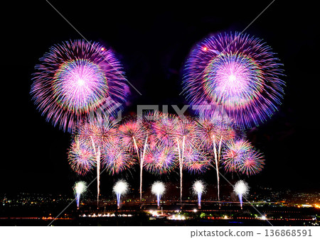 The climax of the Shinmei Fireworks Festival The climax of the Shinmei Fireworks Festival 136868591