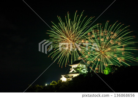 Aichi Prefecture / National Treasure Inuyama Castle and long-running fireworks in the summer night sky (one shot) Aichi Prefecture / National Treasure Inuyama Castle and long-running fireworks in the summer night sky (one shot) 136868656