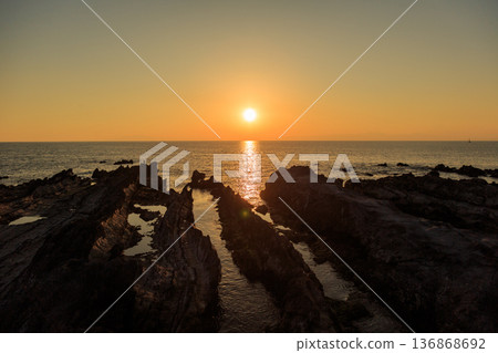 Evening view of Arasaki Coast, Yokosuka City, Kanagawa Prefecture 136868692