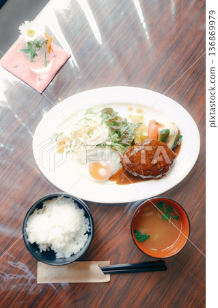Hamburger steak set meal Japanese Western-style lunch set image Hamburger steak set meal Japanese Western-style lunch set image 136869979