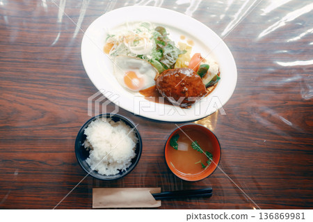Hamburger steak set meal Japanese Western-style lunch set image Hamburger steak set meal Japanese Western-style lunch set image 136869981
