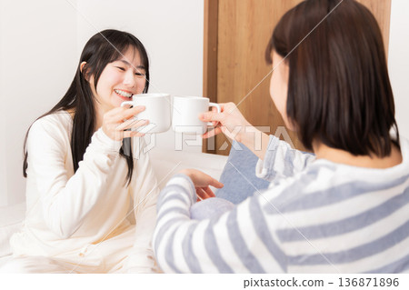 Share House Pajama Party Share House Pajama Party 136871896